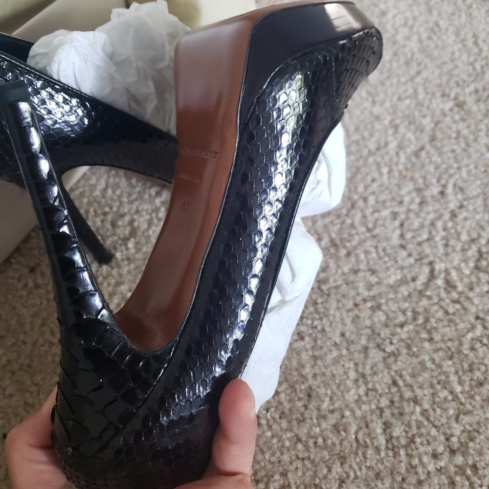 Burberry Heels - Brand NEW- - Picture 4 of 10